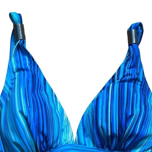 FantaSizer One Piece Swimsuit - Picture 2 of 9